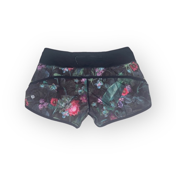 Rare: Lululemon ❀ 4Way Stretch Coolmax Run Yoga Speed Shorts ❀ Curious Jungle ❀ - Picture 4 of 16